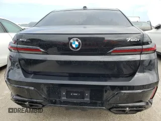 2024 BMW 7 Series 760i xDrive z VIN WBA33EJ02RCR69064, wystawiony jako Copart lot #74063964 z przebiegiem 2 938 mil mil oraz Nie do naprawy • Non repairable. Historia ofert i sprzedaży dostępna na DreamBid. Obrazek 6.