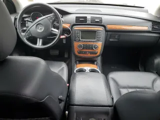 2007 Mercedes-Benz R-Class 3.5L with VIN 4JGCB65E47A049846, listed as a Copart auction lot 72993664 with 243,652 mi miles and Clean Title. Bid and sale history available at carsss.com. Image 8.