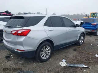 2018 Chevrolet Equinox LS with VIN 2GNAXHEV3J6331187, listed as a IAAI auction lot 41564892 with 140,432 mi miles. Bid and sale history available at carsss.com. Image 4.