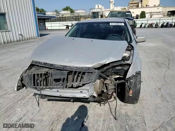 2010 Mercury Milan Premier with VIN 3MEHM0CG4AR641541, listed as a Copart auction lot 80768284 with 123,357 mi miles and Salvage Title. Bid and sale history available at carsss.com. Image 10.