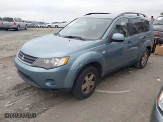 2007 Mitsubishi Outlander ES with VIN JA4MS31X37U015596, listed as a IAAI auction lot 41439500 with 288,701 mi miles. Bid and sale history available at carsss.com. Image 2.
