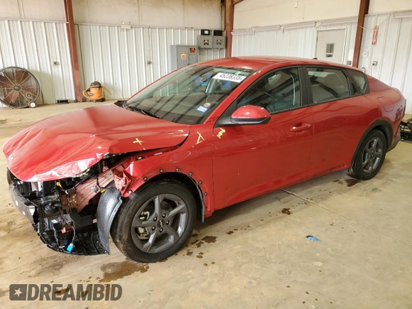 2025 Kia K4 LXS with VIN 3KPFT4DE9SE022538, listed as a Copart auction lot 45239335 with 4,249 mi miles and Salvage Title. Bid and sale history available at carsss.com. Image 1.