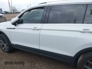 2022 Volkswagen Tiguan SE z VIN 3VV3B7AX4NM125651, wystawiony jako IAAI lot #42114490 z przebiegiem 67 628 mil mil oraz . Historia ofert i sprzedaży dostępna na DreamBid. Obrazek 14.
