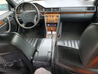 1993 Mercedes-Benz 300 with VIN WDBEA28E5PB835958, listed as a Copart auction lot 50851925 with 90,553 mi miles and Clean Title. Bid and sale history available at DreamBid. Image 8.