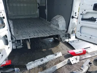 2018 Ram ProMaster Cargo z VIN 3C6TRVDG5JE146918, wystawiony jako IAAI lot #42086347 z przebiegiem 95 277 mil mil oraz . Historia ofert i sprzedaży dostępna na DreamBid. Obrazek 6.