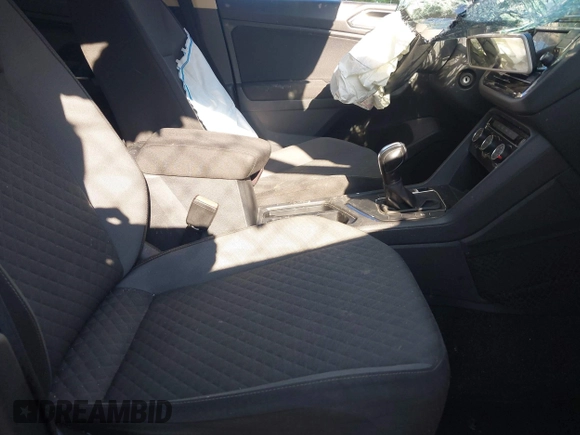 2018 Volkswagen Tiguan S with VIN 3VV1B7AX7JM016201, listed as a IAAI auction lot 42436045 with 139,168 mi miles and . Bid and sale history available at DreamBid. Image 5.
