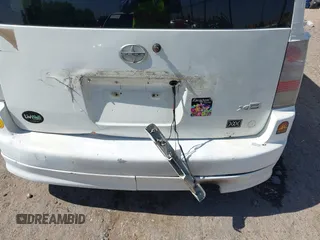 2006 Scion xB z VIN JTLKT324564103356, wystawiony jako IAAI lot #42345120 z przebiegiem 226 712 mil mil oraz . Historia ofert i sprzedaży dostępna na DreamBid. Obrazek 6.