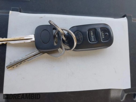2001 Toyota Camry LE z VIN JT2BF28K110320365, wystawiony jako IAAI lot #41993343 z przebiegiem 211 458 mil mil oraz . Historia ofert i sprzedaży dostępna na DreamBid. Obrazek 11.