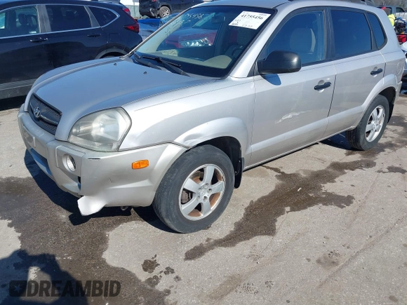 2006 Hyundai Tucson GL with VIN KM8JM12BX6U419239, listed as a IAAI auction lot 41755456 with 88,094 mi miles. Bid and sale history available at carsss.com. Image 6.