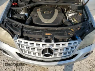 2010 Mercedes-Benz M 350 z VIN 4JGBB5GB9AA538078, wystawiony jako Copart lot #87926625 z przebiegiem Nie podano mil oraz Nie do naprawy • Non repairable. Historia ofert i sprzedaży dostępna na DreamBid. Obrazek 12.