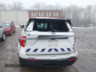 2022 Ford Police Interceptor Utility z VIN 1FM5K8AB5NGA54483, wystawiony jako IAAI lot #41562308 z przebiegiem 65 002 mil mil oraz . Historia ofert i sprzedaży dostępna na DreamBid. Obrazek 17.