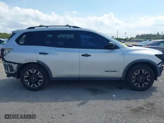2019 Nissan Pathfinder S with VIN 5N1DR2MN4KC637723, listed as a IAAI auction lot 41813351 with 100,227 mi miles. Bid and sale history available at carsss.com. Image 14.