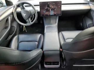 2022 Tesla Model 3 z VIN 5YJ3E1EA7NF185338, wystawiony jako Copart lot #57221875 z przebiegiem 134 215 mil mil oraz Szkoda całkowita • Salvage title. Historia ofert i sprzedaży dostępna na DreamBid. Obrazek 8.