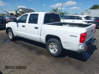 2008 Dodge Dakota с VIN 1D3HW38N38S581620, выставлен на аукционе IAAI как лот 41961741 с пробегом 133 760 миль миль и . История ставок и продаж доступна на DreamBid. Изображение 3.