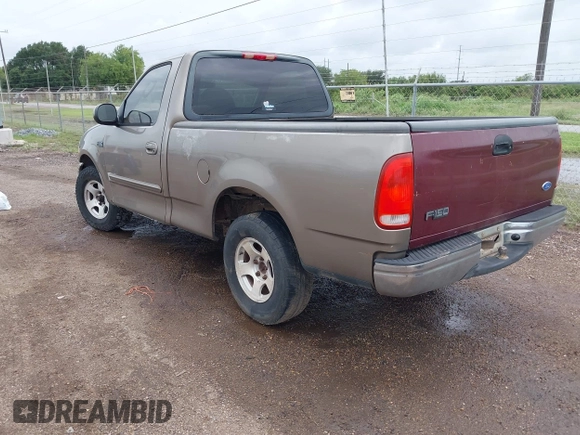 2003 Ford F-150 XL z VIN 1FTRF17263NA71164, wystawiony jako IAAI lot #42602488 z przebiegiem Nie podano mil oraz . Historia ofert i sprzedaży dostępna na DreamBid. Obrazek 3.