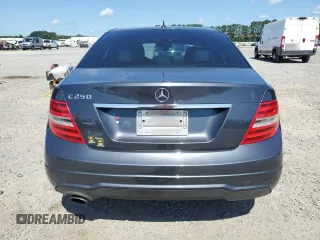 2013 Mercedes-Benz C 250 Sport z VIN WDDGF4HB4DR265117, wystawiony jako Copart lot #61443835 z przebiegiem 114 019 mil mil oraz Szkoda całkowita • Salvage title. Historia ofert i sprzedaży dostępna na DreamBid. Obrazek 6.