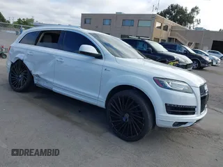 2015 Audi Q7 Premium Plus z VIN WA1LGAFE6FD028835, wystawiony jako IAAI lot #42358725 z przebiegiem 107 075 mil mil oraz . Historia ofert i sprzedaży dostępna na DreamBid. Obrazek 1.
