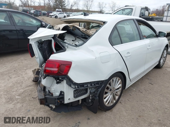 2016 Volkswagen Jetta Sedan 1.8T SEL with VIN 3VWL07AJXGM214382, listed as a IAAI auction lot 42042424 with 1 mi miles. Bid and sale history available at carsss.com. Image 4.