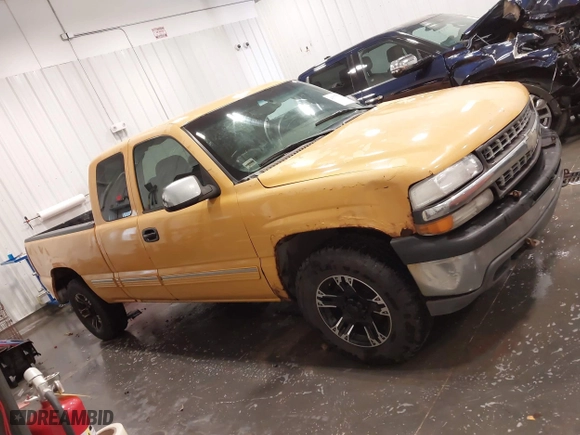 2002 Chevrolet Silverado 1500 LS with VIN 1GCEK19T62Z132438, listed as a IAAI auction lot 41777375 with 150,154 mi miles. Bid and sale history available at carsss.com. Image 13.