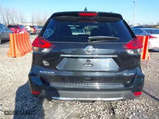 2017 Nissan Rogue SL with VIN 5N1AT2MV5HC769838, listed as a IAAI auction lot 40922008 with 91,906 mi miles. Bid and sale history available at carsss.com. Image 16.