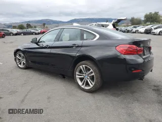 2019 BMW 4 Series 440i xDrive with VIN WBA4J7C5XKBM76520, listed as a Copart auction lot 43834195 with 19,335 mi miles and Salvage Title. Bid and sale history available at carsss.com. Image 2.