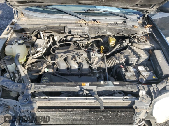 2001 Ford Escape XLS with VIN 1FMYU02101KE82516, listed as a Copart auction lot 46163255 with 190,989 mi miles and Salvage Title. Bid and sale history available at carsss.com. Image 12.