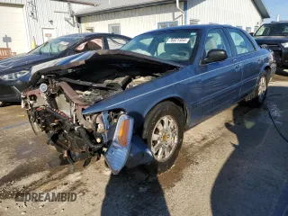 2008 Ford Crown Victoria LX z VIN 2FAFP74V58X119248, wystawiony jako Copart lot #76521354 z przebiegiem 94 382 mil mil oraz Szkody całkowita. Historia ofert i sprzedaży dostępna na DreamBid. Obrazek 1.