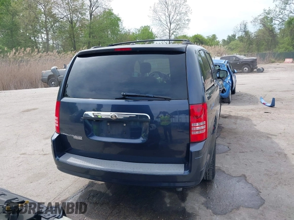 2008 Chrysler Town & Country Touring with VIN 2A8HR54P18R612733, listed as a IAAI auction lot 42113549 with 28,437 mi miles and . Bid and sale history available at carsss.com. Image 16.