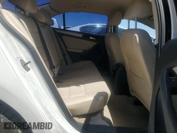 2014 Volkswagen Jetta SE with VIN 3VWD17AJ6EM265926, listed as a Copart auction lot 59060335 with 113,994 mi miles and Salvage title. Bid and sale history available at DreamBid. Image 10.