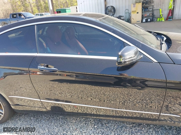 2014 Mercedes-Benz E-Class E 350 with VIN WDDKJ5KBXEF248011, listed as a IAAI auction lot 41566643 with 120,108 mi miles. Bid and sale history available at carsss.com. Image 13.