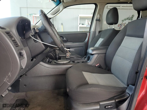 2007 Ford Escape XLT with VIN 1FMYU93127KB17721, listed as a Copart auction lot 52283175 with 126,520 mi miles and Clean Title. Bid and sale history available at carsss.com. Image 7.