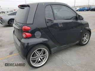 2008 Smart fortwo Pure z VIN WMEEJ31X38K139671, wystawiony jako Copart lot #60278585 z przebiegiem 110 392 mil mil oraz Czysty tytuł • Clean title. Historia ofert i sprzedaży dostępna na DreamBid. Obrazek 3.