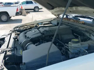 2018 Nissan Frontier SV z VIN 1N6DD0ER2JN707311, wystawiony jako IAAI lot #43123082 z przebiegiem 235 627 mil mil oraz . Historia ofert i sprzedaży dostępna na DreamBid. Obrazek 19.