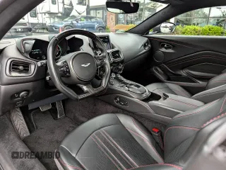 2019 Aston Martin Vantage z VIN SCFSMGAW4KGN01XXX, wystawiony jako Copart lot #59262025 z przebiegiem 9949 mil mil oraz Tytuł czysty. Historia ofert i sprzedaży dostępna na DreamBid. Obrazek 5.