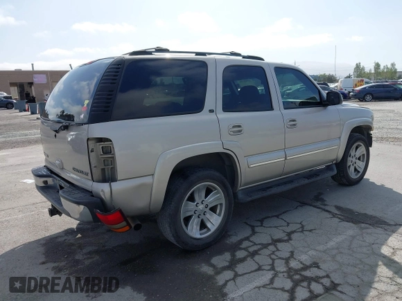 2004 Chevrolet Tahoe LS z VIN 1GNEC13T24R153092, wystawiony jako IAAI lot #42508196 z przebiegiem 175 580 mil mil oraz . Historia ofert i sprzedaży dostępna na DreamBid. Obrazek 4.