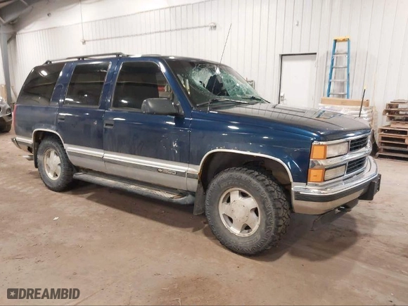 1996 Chevrolet Tahoe with VIN 1GNEK13R3TJ359476, listed as a IAAI auction lot 39579992 with 258,505 mi miles. Bid and sale history available at carsss.com. Image 1.