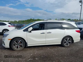 2018 Honda Odyssey Elite with VIN 5FNRL6H98JB045078, listed as a IAAI auction lot 42184758 with 144,981 mi miles. Bid and sale history available at carsss.com. Image 13.