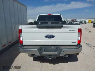2017 Ford Super Duty F-250 SRW Lariat with VIN 1FT7W2B60HED25658, listed as a IAAI auction lot 41675677 with 162,395 mi miles. Bid and sale history available at carsss.com. Image 16.