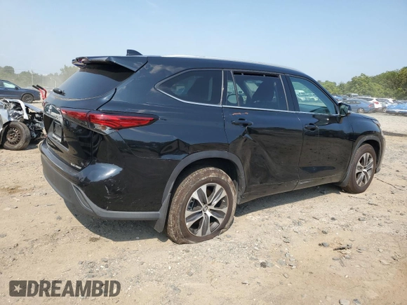 2022 Toyota Highlander XLE with VIN 5TDGZRBH6NS567328, listed as a Copart auction lot 66147185 with 205,654 mi miles and Clean title. Bid and sale history available at DreamBid. Image 3.