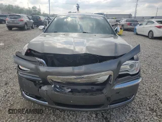 2011 Chrysler 300 C z VIN 2C3CK6CT8BH573845, wystawiony jako Copart lot #56337545 z przebiegiem 89 332 mil mil oraz Szkoda całkowita • Salvage title. Historia ofert i sprzedaży dostępna na DreamBid. Obrazek 5.