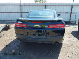 2015 Chevrolet Camaro LT z VIN 2G1FF1E34F9168703, wystawiony jako IAAI lot #42049357 z przebiegiem Nie podano mil oraz . Historia ofert i sprzedaży dostępna na DreamBid. Obrazek 17.