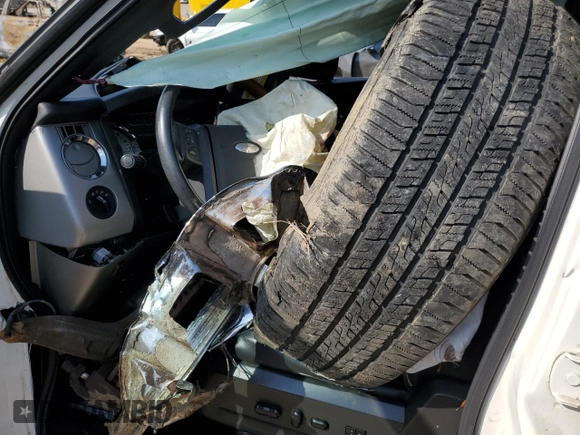 2007 Ford Expedition Limited with VIN 1FMFU19577LA46206, listed as a Copart auction lot 48800465 with Not provided miles and Salvage title. Bid and sale history available at DreamBid. Image 8.