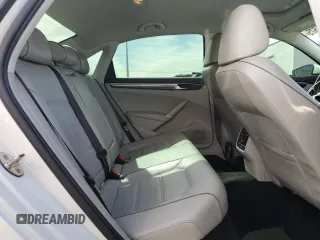 2018 Volkswagen Passat SE с VIN 1VWBA7A3XJC049288, выставлен на аукционе Copart как лот 53351575 с пробегом 94 808 миль миль и Списание • Salvage title. История ставок и продаж доступна на DreamBid. Изображение 10.