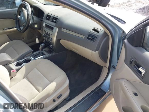 2011 Ford Fusion Hybrid z VIN 3FADP0L30BR123857, wystawiony jako IAAI lot #42534556 z przebiegiem 144 811 mil mil oraz . Historia ofert i sprzedaży dostępna na DreamBid. Obrazek 5.