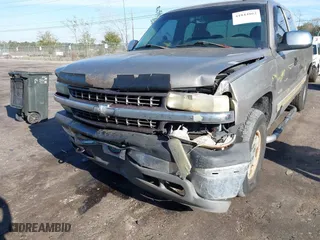 2002 Chevrolet Silverado 1500 LS with VIN 1GCEK19T12E297692, listed as a IAAI auction lot 41844862 with 236,937 mi miles. Bid and sale history available at carsss.com. Image 6.