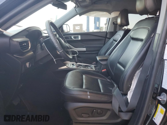 2022 Ford Explorer XLT z VIN 1FMSK8DH3NGA53321, wystawiony jako Copart lot #59983905 z przebiegiem 59 012 mil mil oraz Szkoda całkowita • Salvage title. Historia ofert i sprzedaży dostępna na DreamBid. Obrazek 7.