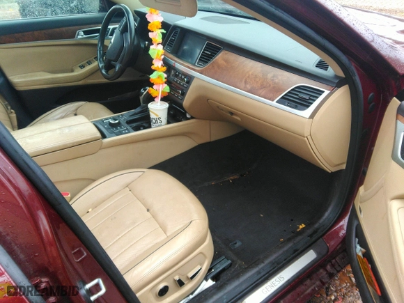 2016 Hyundai Genesis 3.8L with VIN KMHGN4JE7GU106946, listed as a IAAI auction lot 40809364 with 91,788 mi miles. Bid and sale history available at carsss.com. Image 5.
