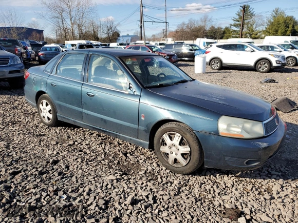 2004 Saturn L L300 1 z VIN 1G8JC54F24Y501352, wystawiony jako Copart lot #82625004 z przebiegiem 119 175 mil mil oraz Szkody całkowita. Historia ofert i sprzedaży dostępna na DreamBid. Obrazek 4.
