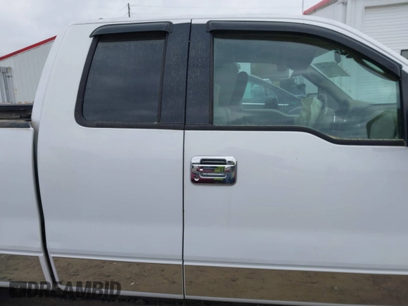 2004 Ford F-150 STX z VIN 1FTRX12W04NA27363, wystawiony jako IAAI lot #41944799 z przebiegiem Nie podano mil oraz . Historia ofert i sprzedaży dostępna na DreamBid. Obrazek 13.