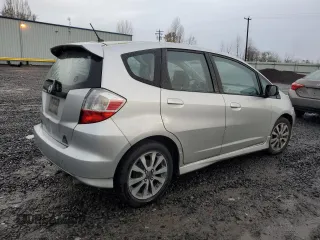 2013 Honda Fit Sport with VIN JHMGE8H52DC026844, listed as a Copart auction lot 86443994 with 0 mi miles and Salvage Title. Bid and sale history available at carsss.com. Image 3.
